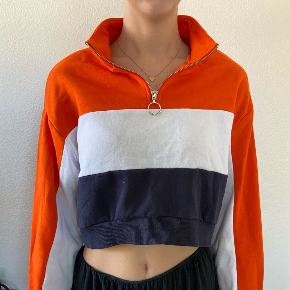 CROPPED SWEATSHIRT